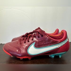 Men’s new Nike tiempo legend elite size 6.5 red